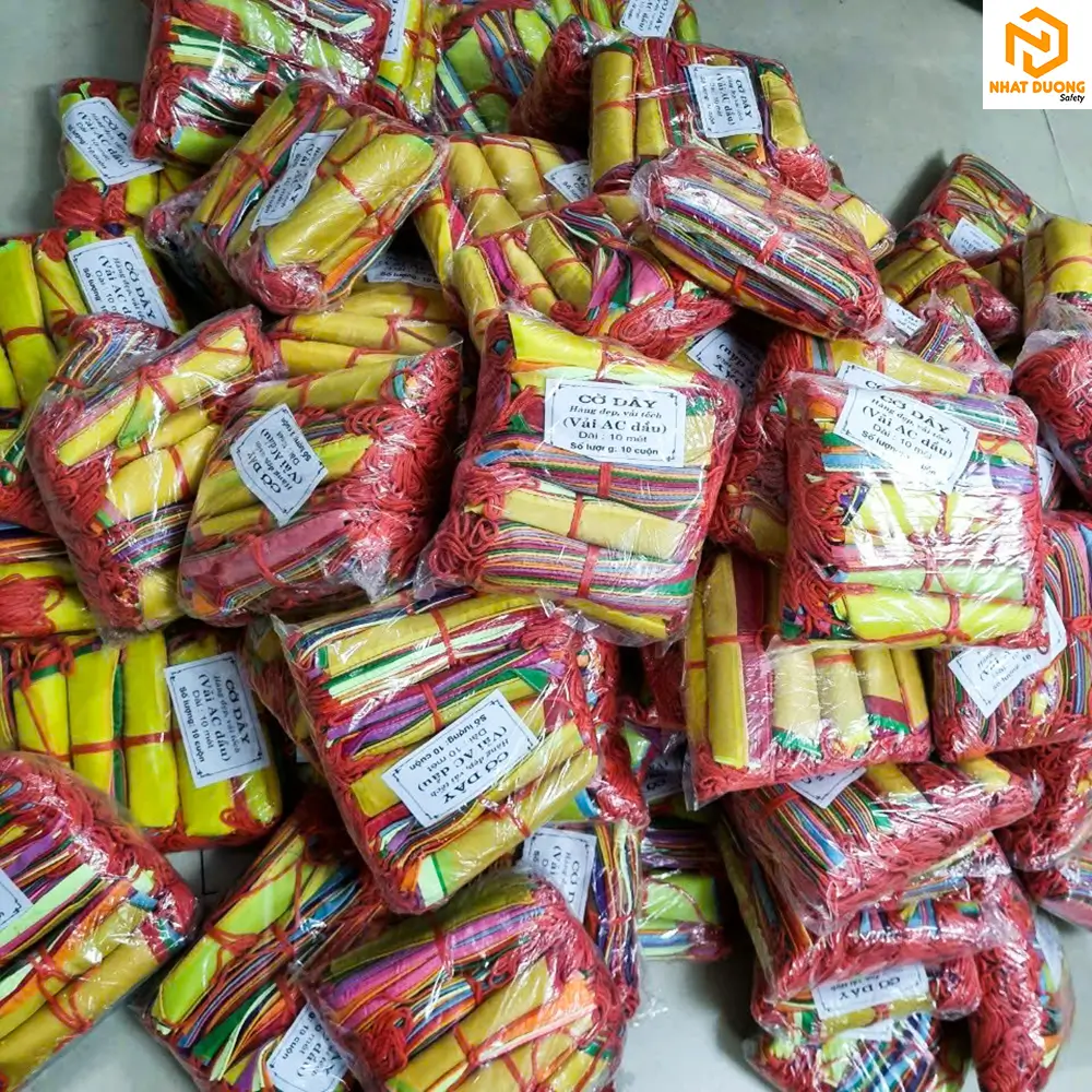 Cờ dây tam giác nhiều màu, cờ đuôi nheo