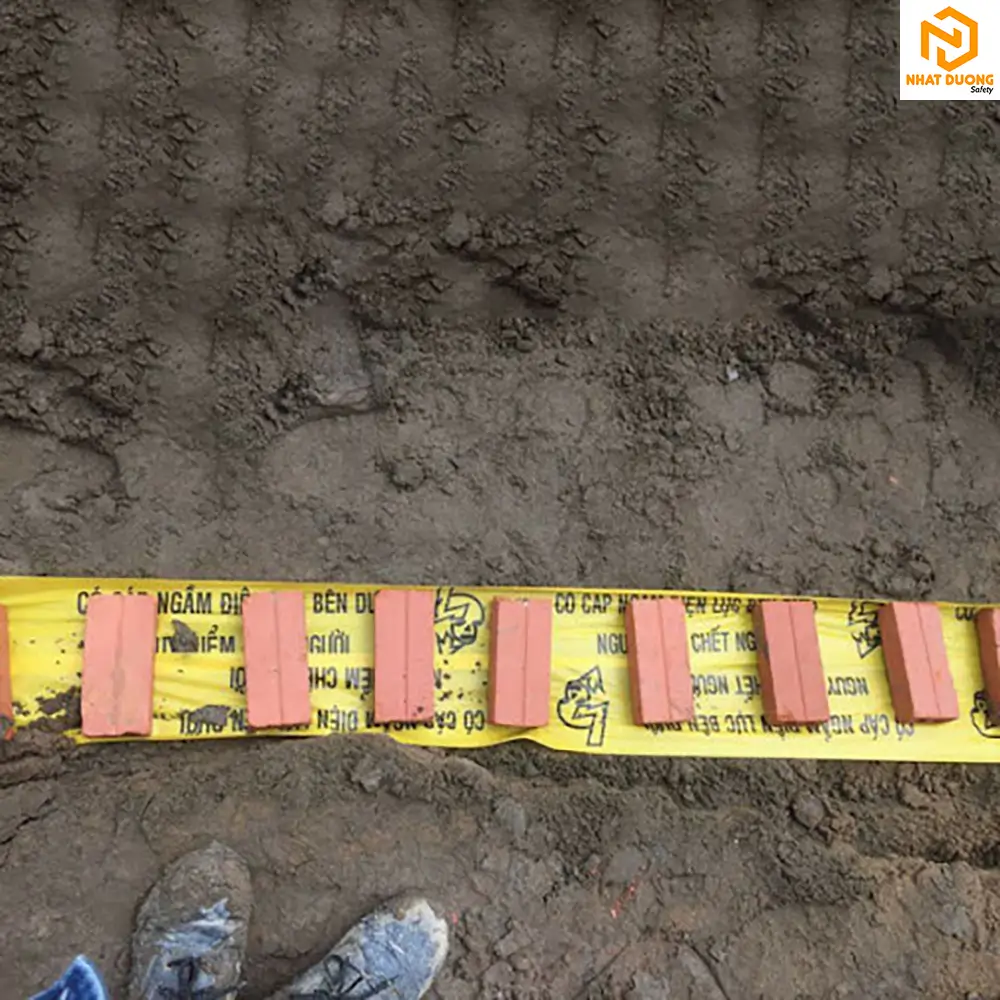 Băng cảnh báo cáp ngầm điện lực TP HCM