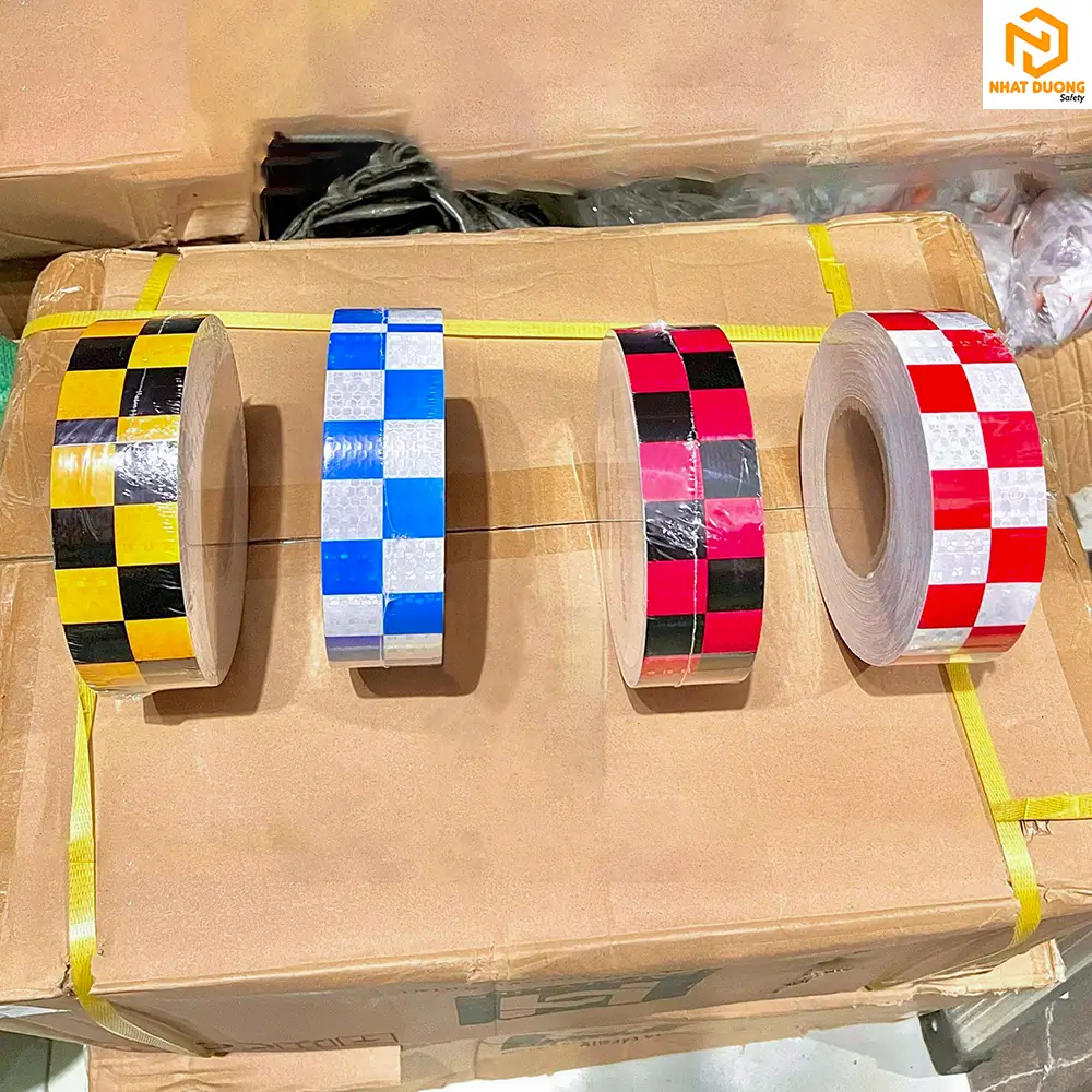 Băng keo phản quang tổ ong caro