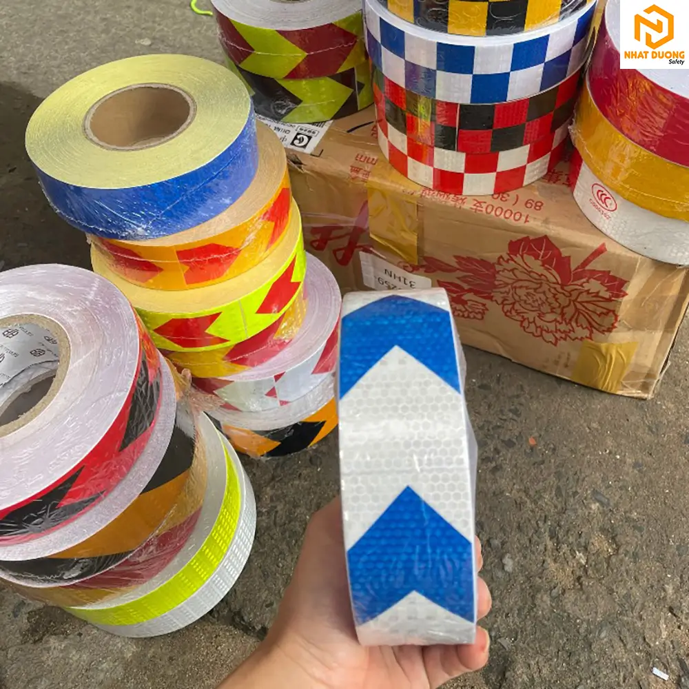 Băng keo phản quang tổ ong mũi tên lớn