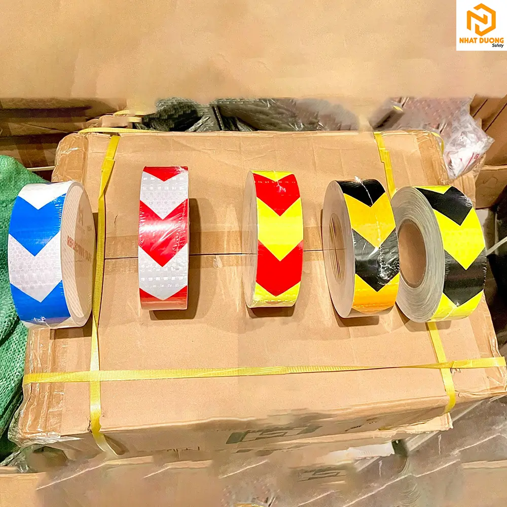 Băng keo phản quang tổ ong mũi tên lớn