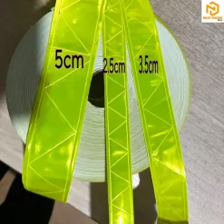 Phản quang nhựa họa tiết W